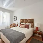 Belem Light Filled Apartment, By Timecooler